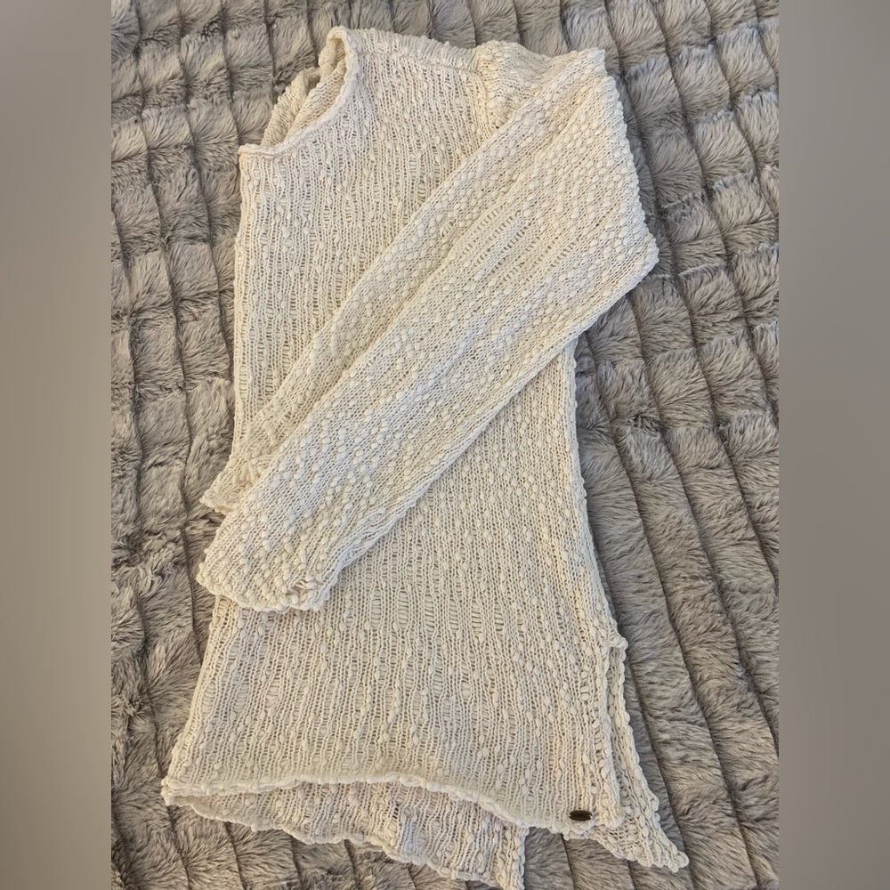 O’Neill white “knit” long sleeve crew neck sweater